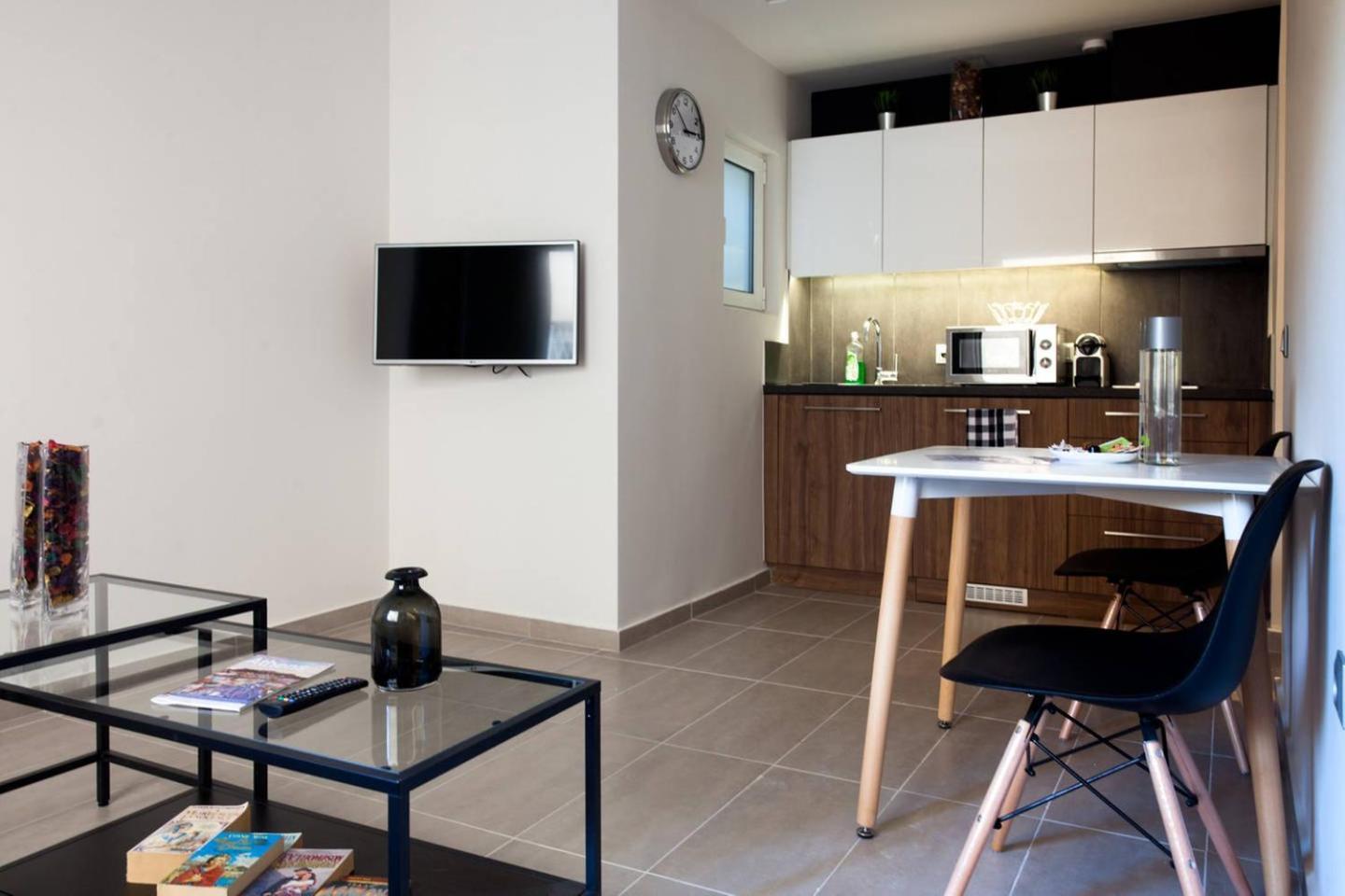 Toni'S Charming Apartment In The Thisseo Station Atina Dış mekan fotoğraf